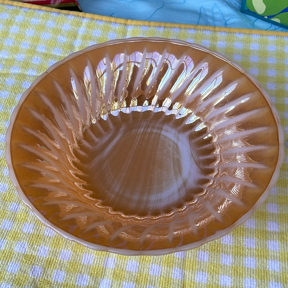 Vintage  anchor hocking fire king swirl bowl 8.5” width 2.5” tall